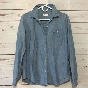 Vineyard Vines button down chambray shirt